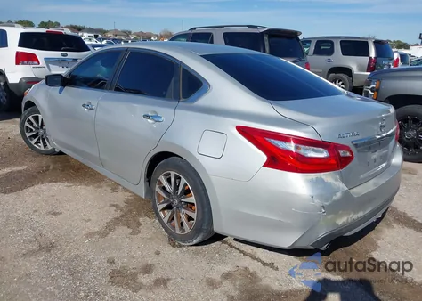 2016 Nissan Altima 2.5/2.5 S/2.5 Sl/2.5 Sr/2.5 Sv из США, поврежденный, VIN 1N4AL3AP4GN337685